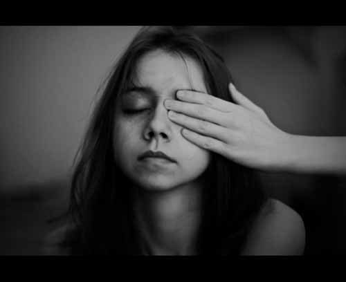 Aleksandra 朦胧而情绪化的肖像摄影