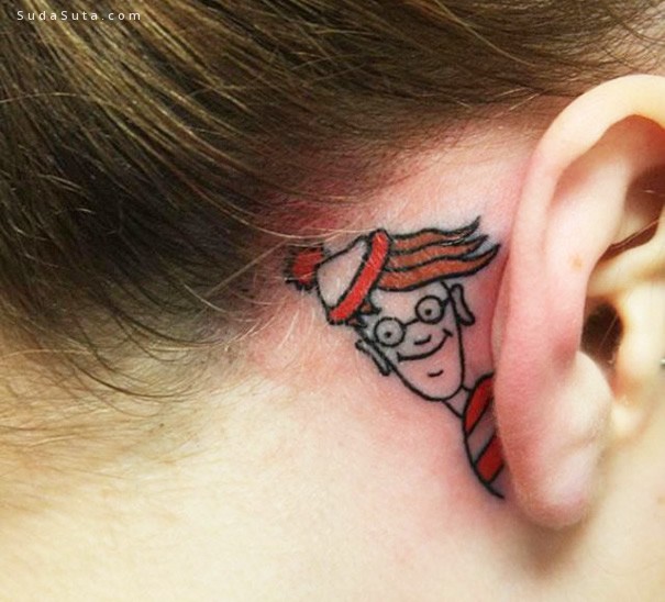 耳朵后面的纹身艺术