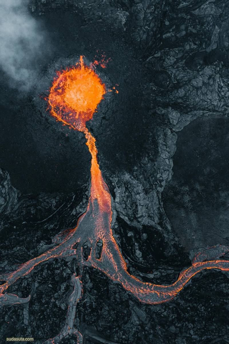 Thrainn Kolbeinsson 用镜头记录火山喷发