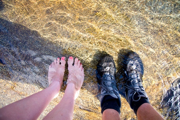 给脚丫解暑，顺便测试我们的新鞋的防水性能。阿根廷。