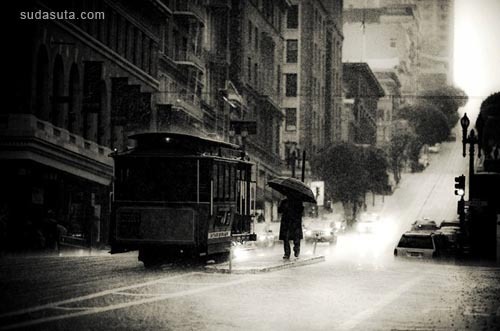 Navid Baraty 城市与雨