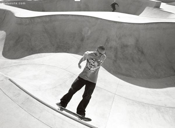 Ashly Stohl 黑白摄影欣赏 运动滑板