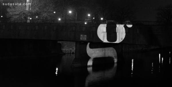 Audra Hubbell 城市艺术 巨大的字母
