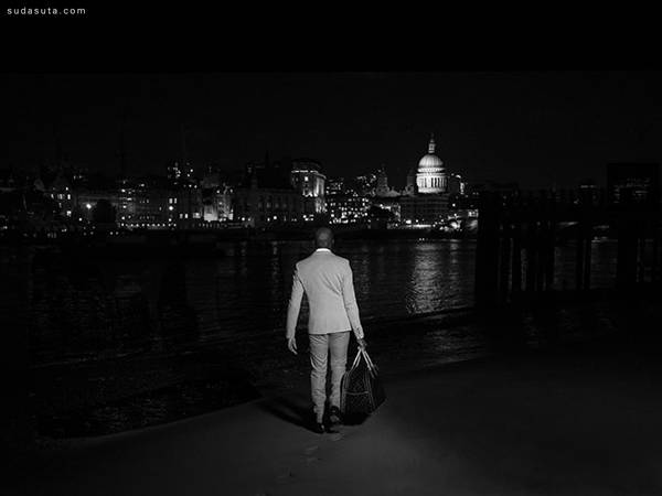 Rupert Vandervell 黑白摄影欣赏《深夜故事》