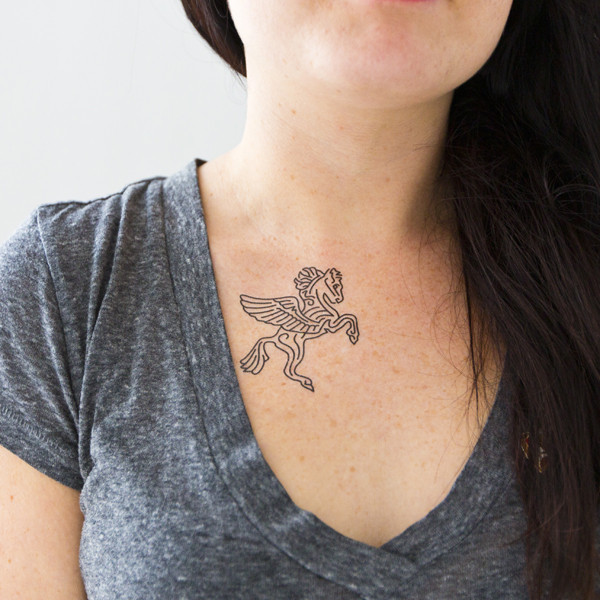 tattly_keith_davis_young_winged_labyrinth_web_applied_06_grande