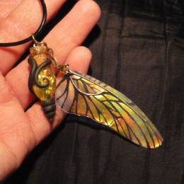 Ganjamira 漂亮的手工翅膀饰品设计