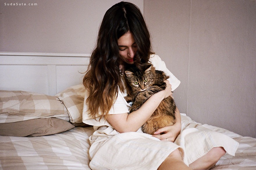 girl and cat11