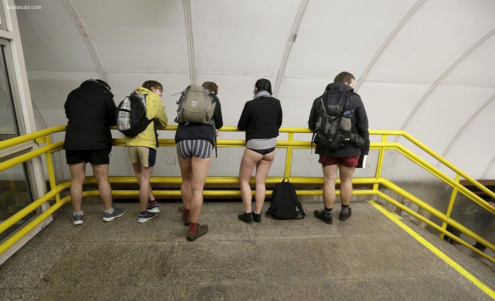 No Pants Subway Ride (16)