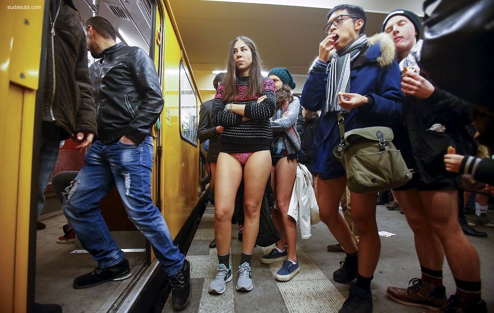 No Pants Subway Ride (21)