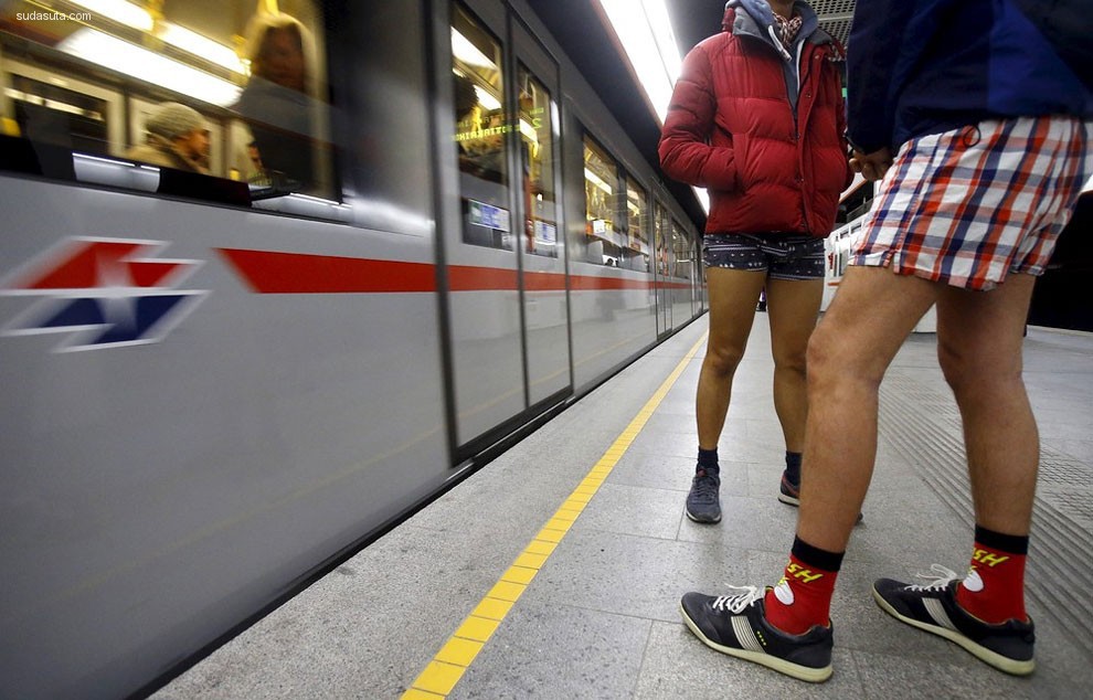 No Pants Subway Ride (27)