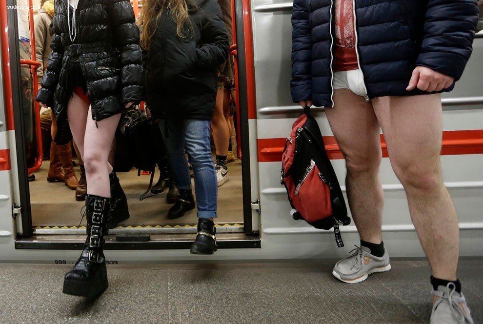 No Pants Subway Ride (9)