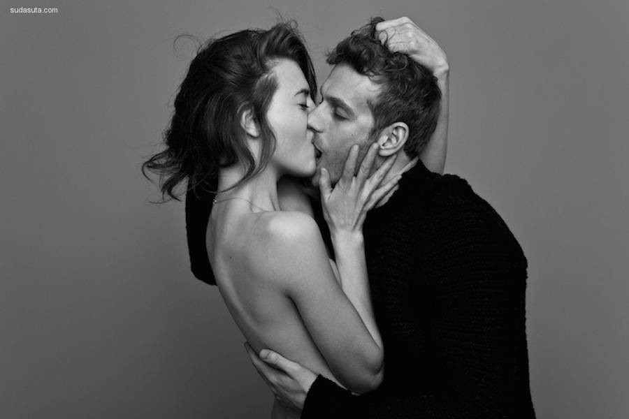 passionately-kissing (1)